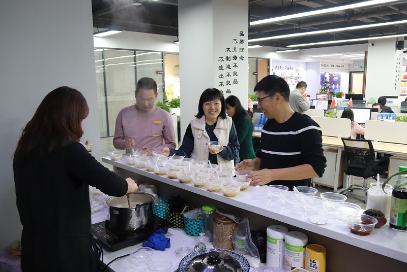 冬至湯圓餃子情，華邦瀛溫暖一家親